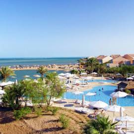 Mövenpick-El-Gouna-Red-sea-beach