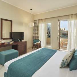 Mosaique-Hotel-El-Gouna-Red-Sea-Egypt-king-bed