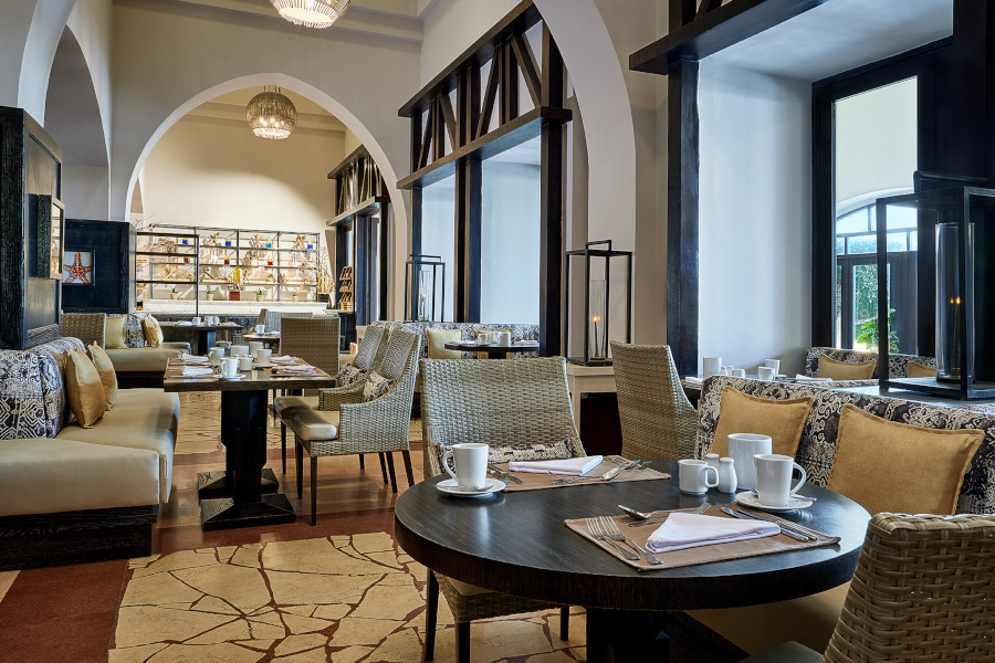 Miramar restaurant scaled