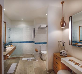 Deluxe Lagoon View Room Bathroom of Mövenpick Resort and Spa El Gouna