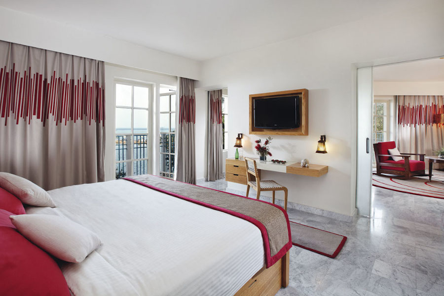 Mövenpick Resort and Spa El Gouna Deluxe Suite King Bed and Flat TV screen