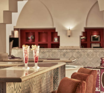 2 cocktails at Nagafa Bar in Mosaique hotel lobby with moroccan patterns in El Gouna Hotel