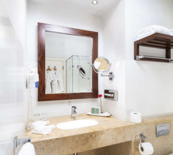 Bathroom of Ocean View El Gouna standard room