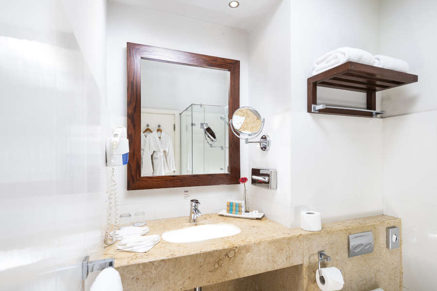 Bathroom of Ocean View El Gouna standard room