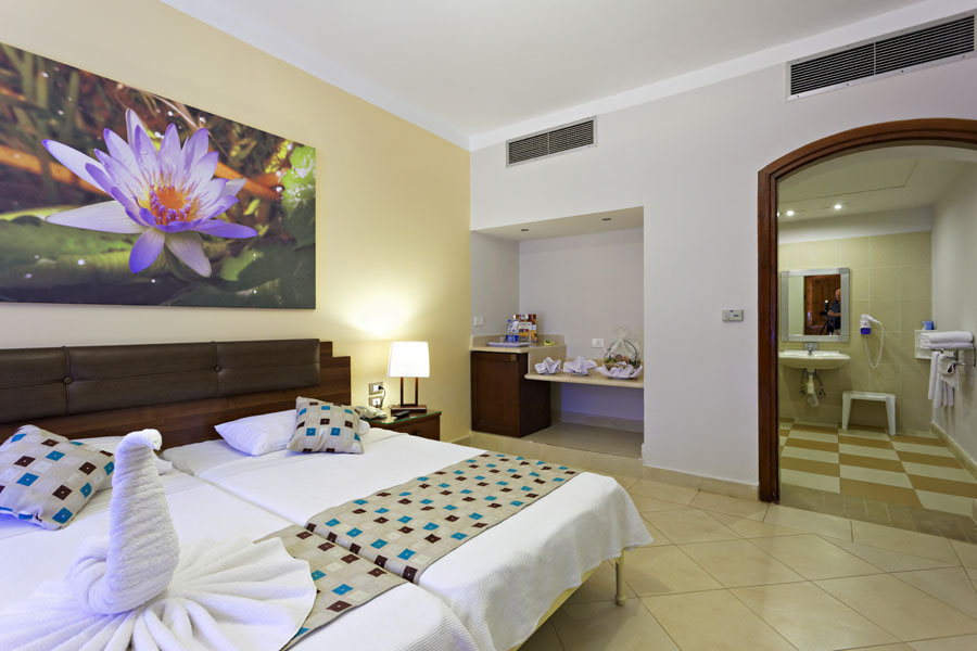 Rihana Resort Premium Accessible room and Bathroom