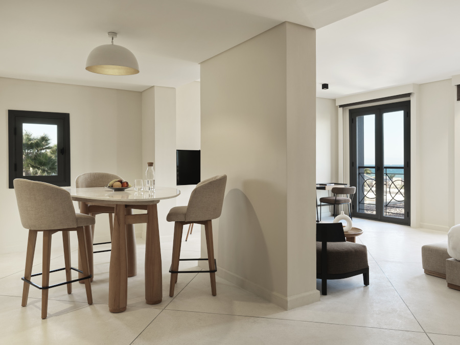 The Chedi El Gouna Suite dining area