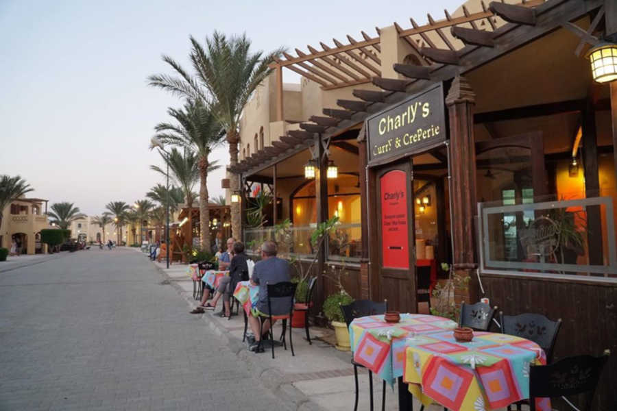 front view of charley's creperie in downtwon el gouna