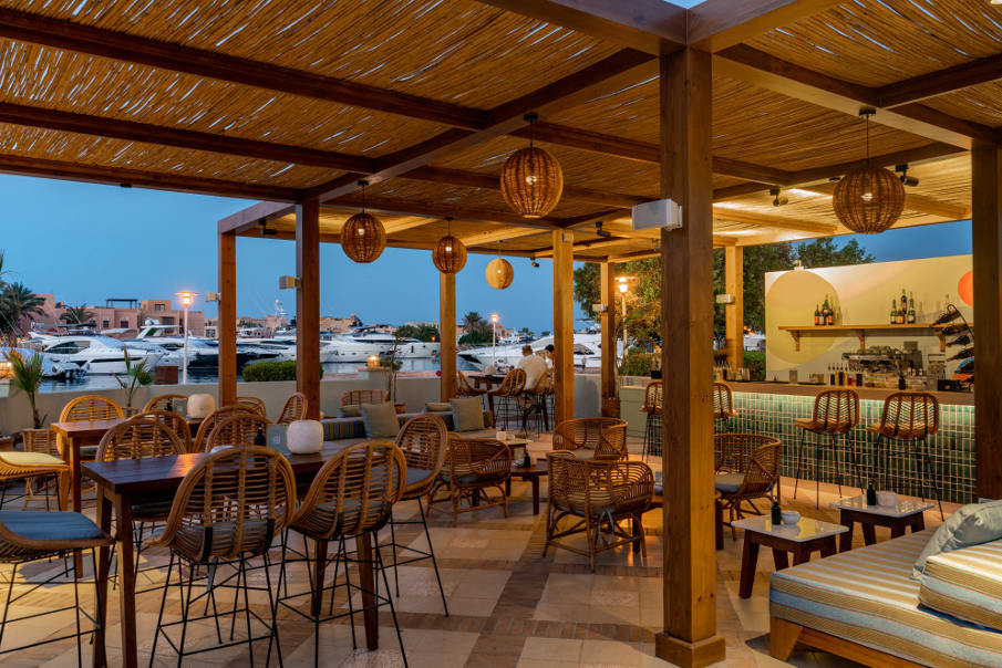 tandoor lounge bar at abu tig marina