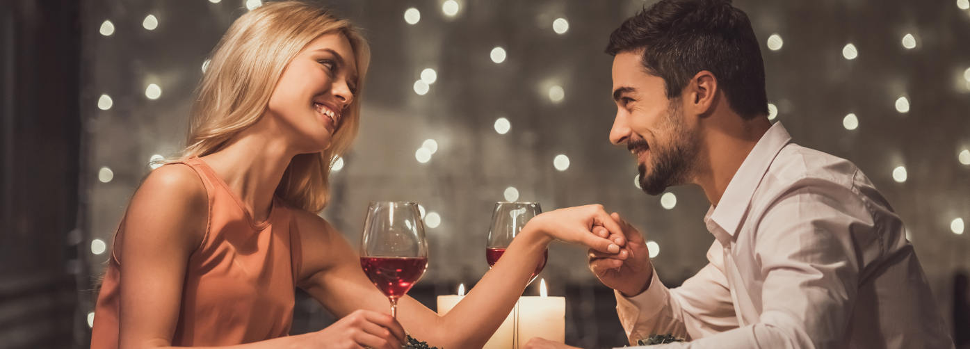 valentine dinner romantic couple