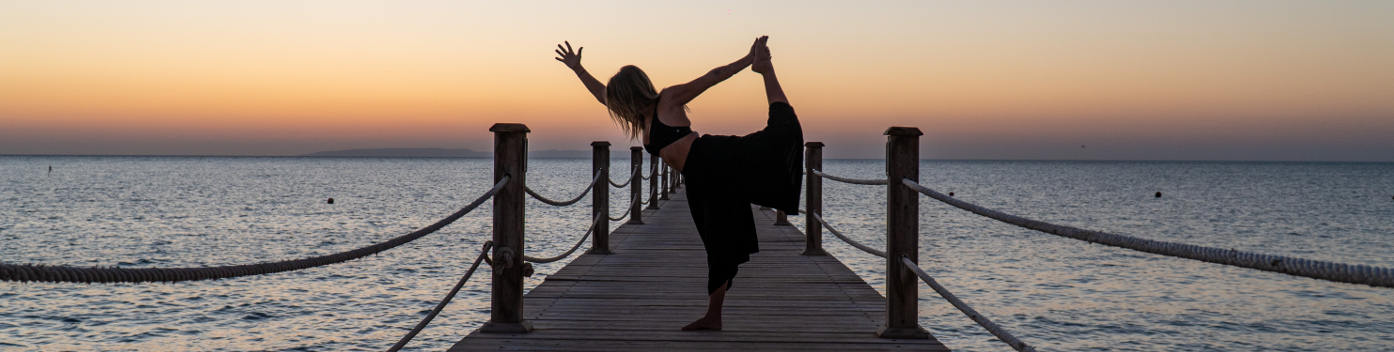 winter activities in el gouna including yoga on the red sea